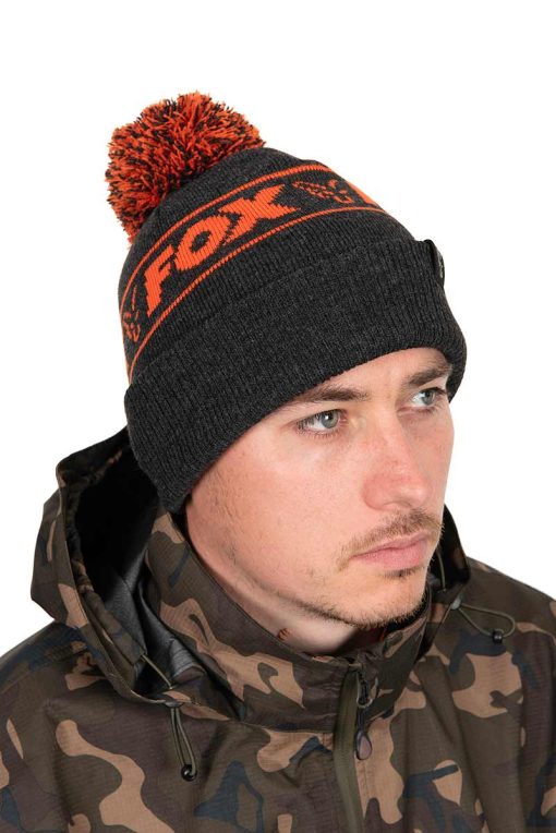 Fox collection bobble hat b/o